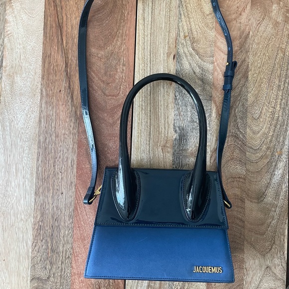 Shaded Blue Jacquemus Grand Chiquito - Picture 2 of 4